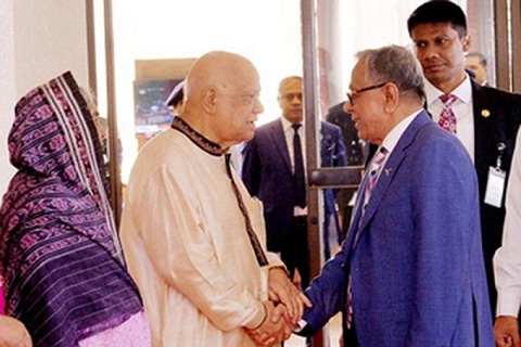 লন্ডন থেকে দেশে ফিরেছেন রাষ্ট্রপতি